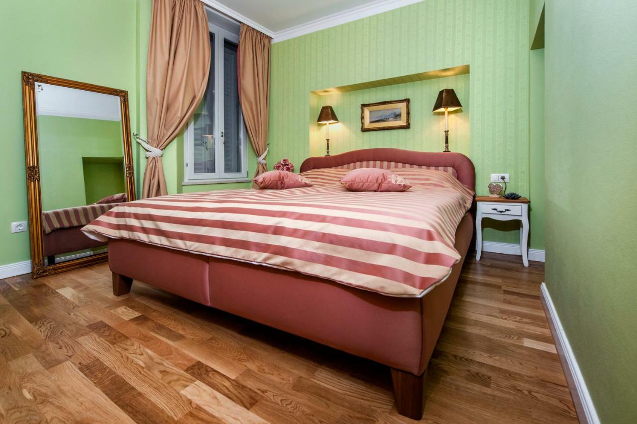 Adriatic Royal Sea View Apartment Rovinj Exterior photo